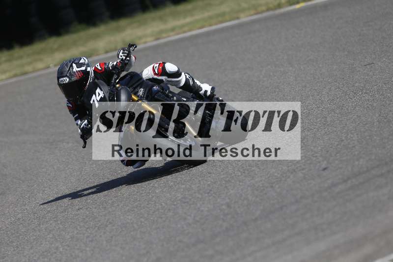 /21 17.06.2026  Ducati Schweiz Track Warmup ADR/Gruppe gelb/74